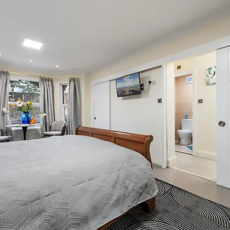 Leamington Park Studio With Parking Londra Esterno foto