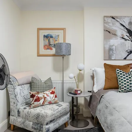 Leamington Park Studio With Parking Londra Esterno foto